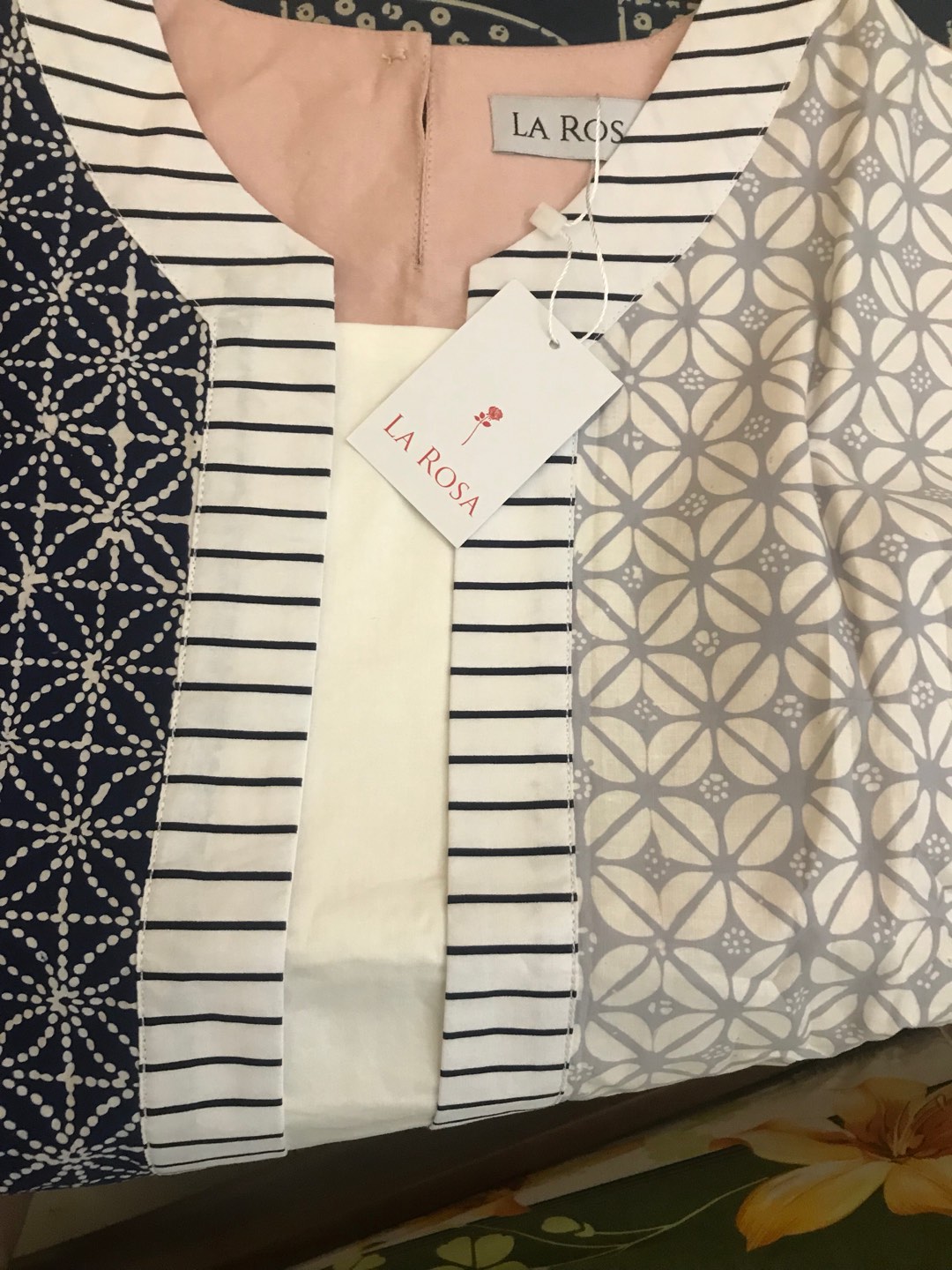 Atasan Batik Batwings Velvet