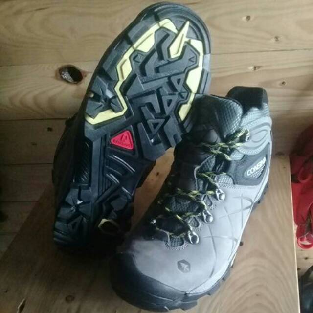 Sepatu consina seri mustang
