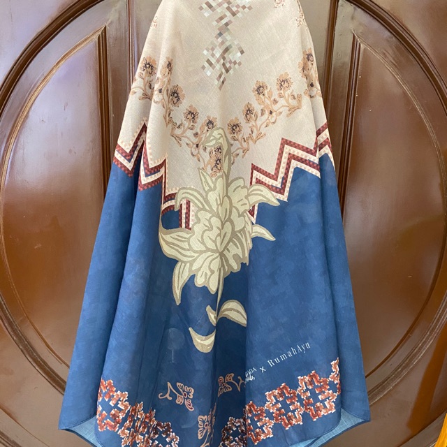 Dawa scarf navy riamiranda