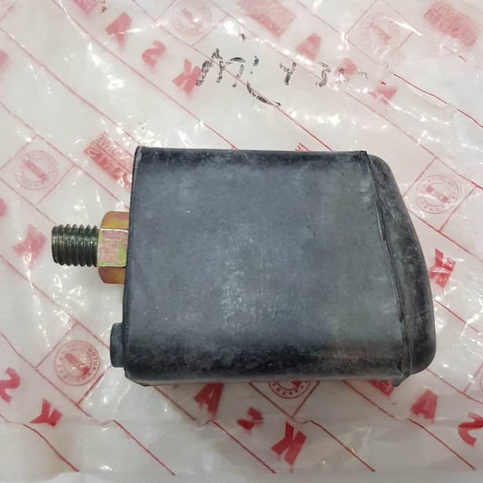 Karet Stopper / Stoper Bantalan Pintu Bak Belakang Colt L300 / Colt Lama T120