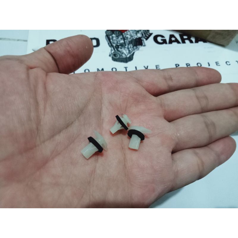 Kancing Klip Clip Karet Weatherstrip Pintu Honda Civic Stream CRV