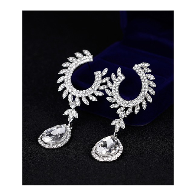 LRC Anting Tusuk Fashion Silver Color Waterdrop Shape Decorated Earrings