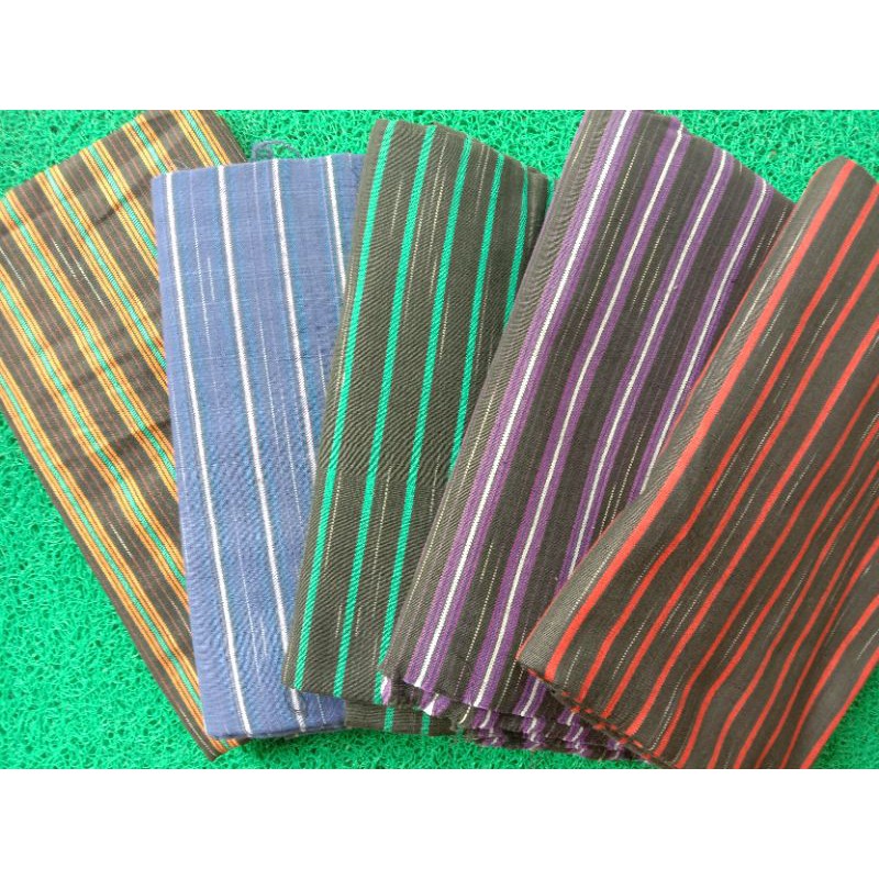 Kain Lurik Tenun Garis-Gerimis