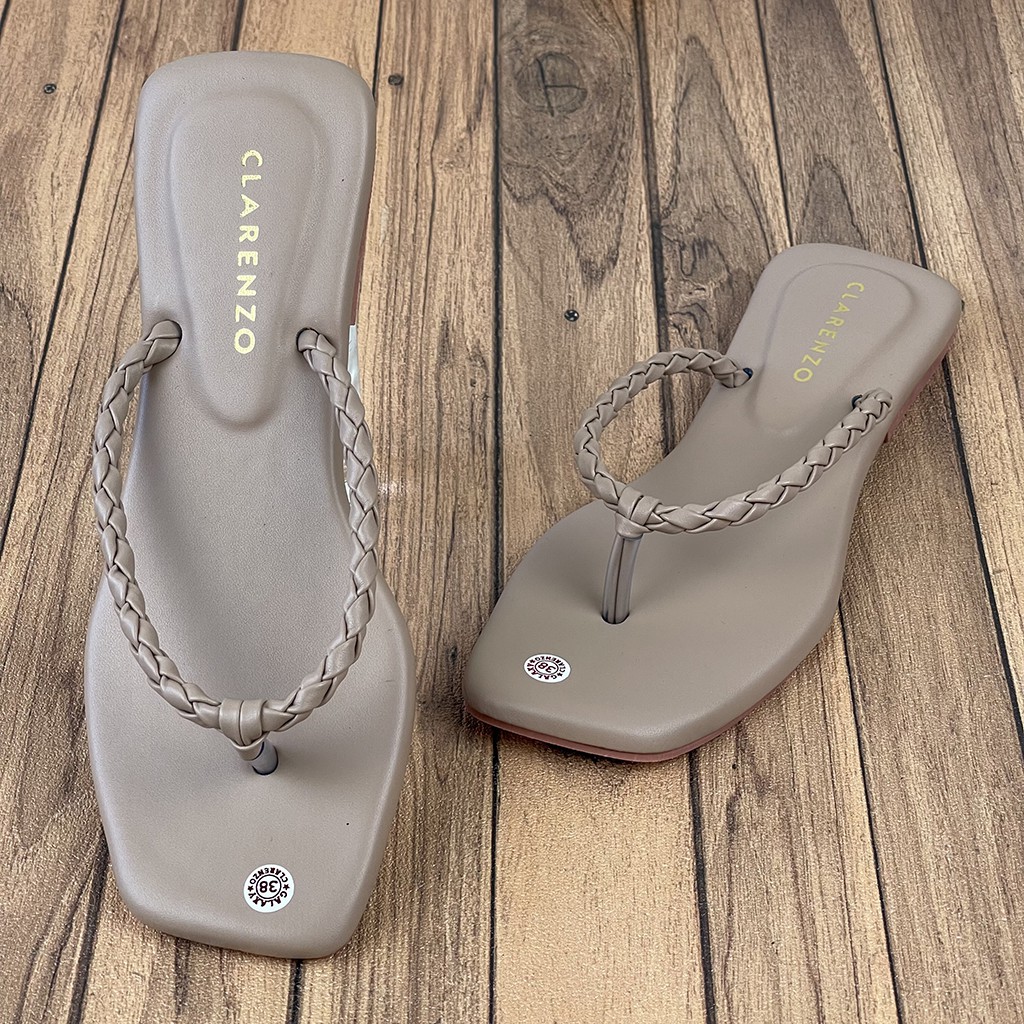 Sandal Teplek Terbaru Jepit Kepang MB08 - CLARENZO