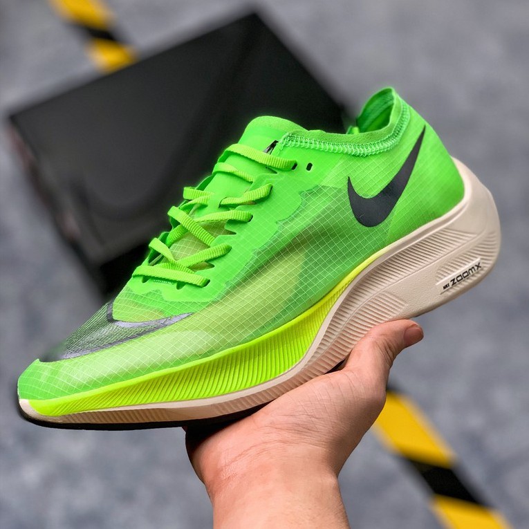 nike zoom neon