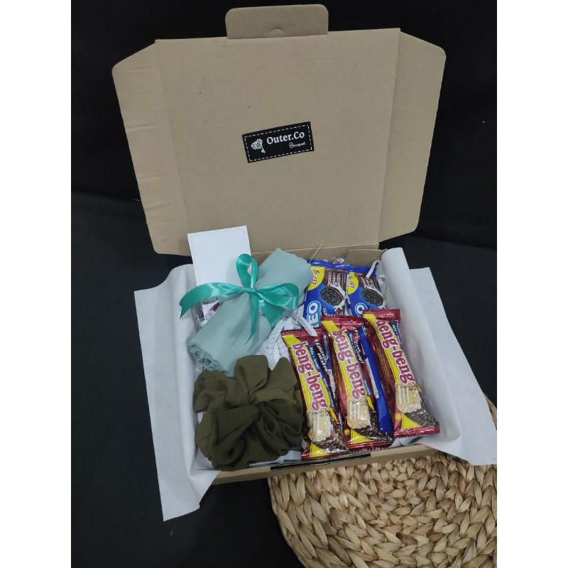 

Hampers hijab / KADO ULTAH / GIFTBOX / Kado wisuda