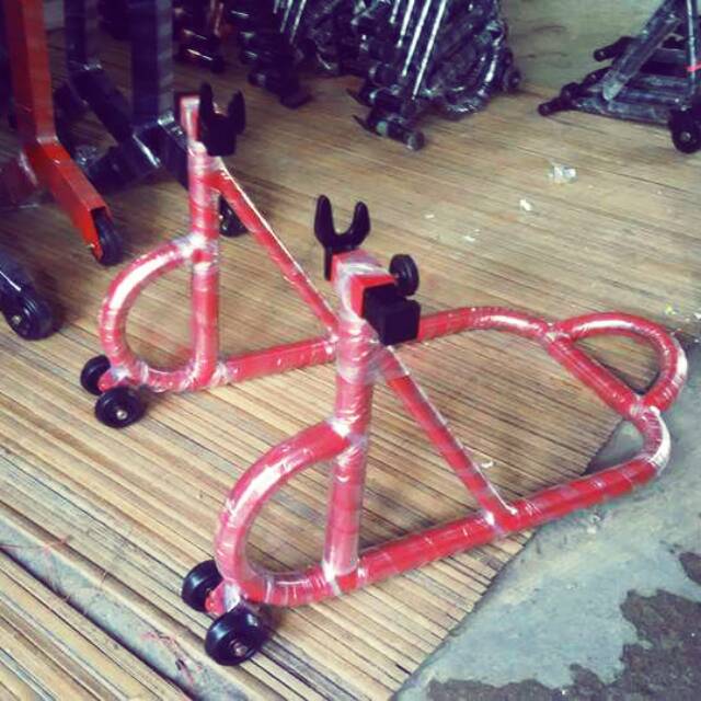 Pedok/padock Ninja,GSX,R15,R25. dan motor yg sudah pakai jalu padock