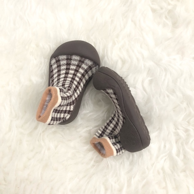 Sepatu attipas