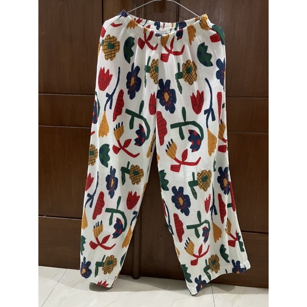 Preloved Nadjani Pants x Nindy White