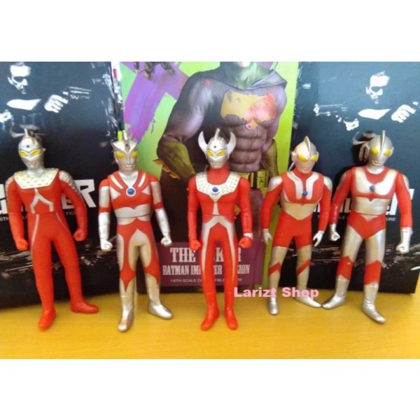 

Dijual Ultraman Loose Vynil Set Berkualitas