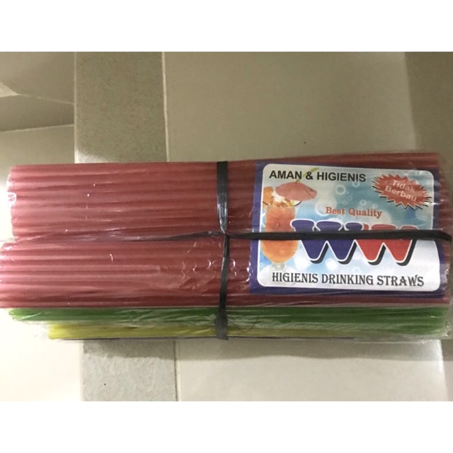 

Sedotan plastik warna- warni