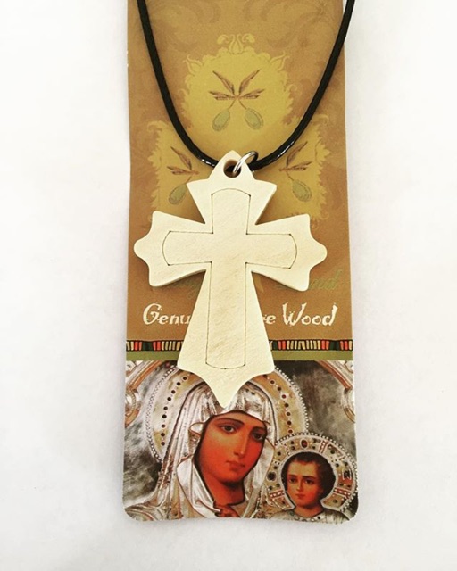 Kalung Tali Salib Kayu Lancip