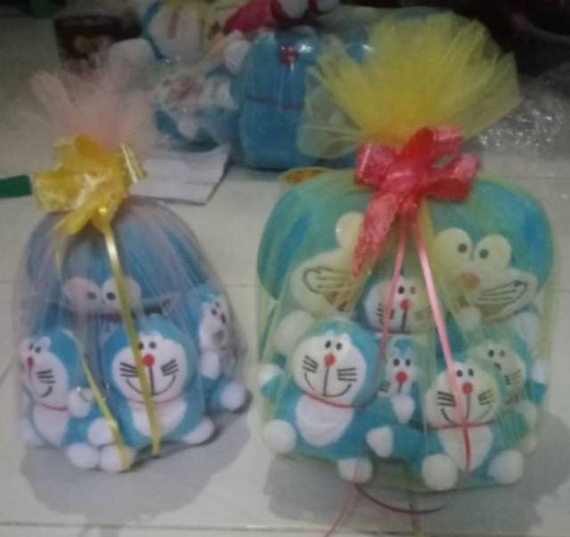 Boneka mini beranak doraemon