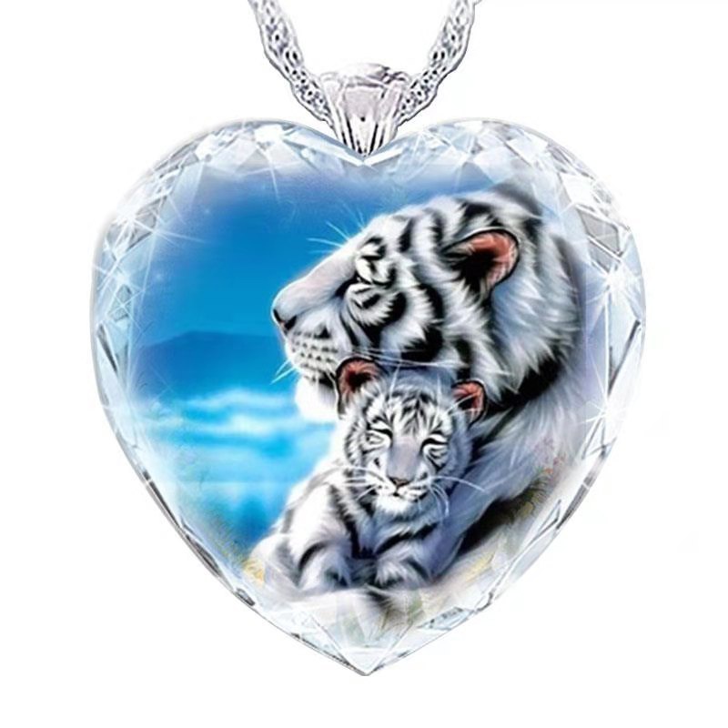 Kalung Dengan Liontin Kristal Bentuk Hati Motif Harimau Putih Untuk Wanita