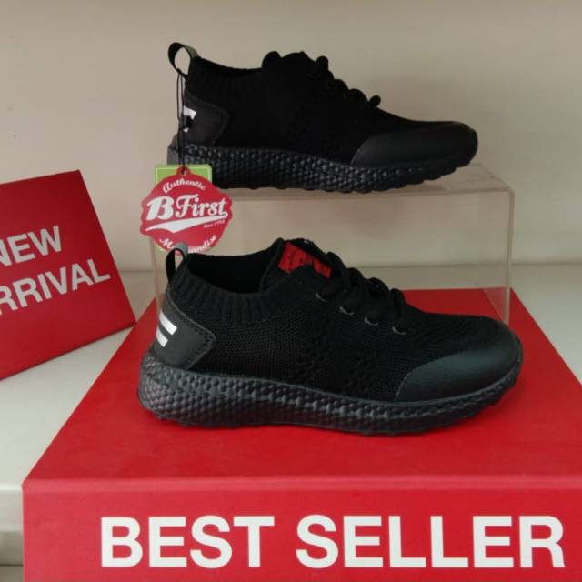 Sepatu Sekolah Anak  Bata Hitam Polos Bertali