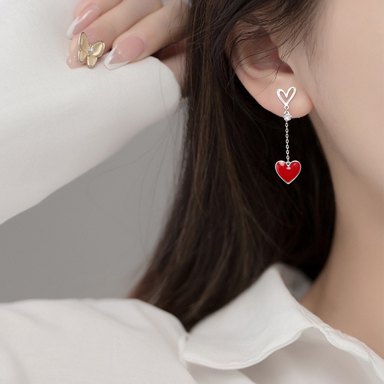 1 Pasang Anting Stud 925 Silver Needle Bentuk Hati Asimetris Warna Merah Untuk Wanita