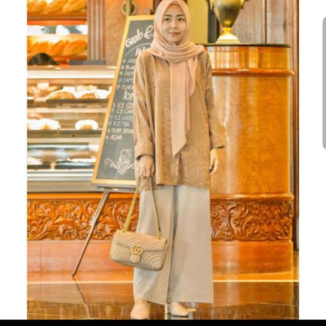 Riana top by ria miranda