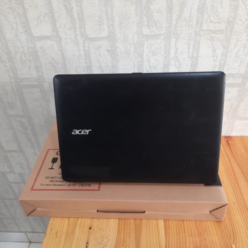 Laptop Acer One 14 Z1402 Cor i3-5005U Gen5 Ram 4GB/500GB Windos 10 Body Super slim Layar 14 inch