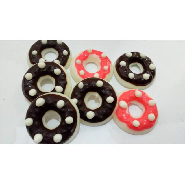 

Coklat karakter donat mercolade