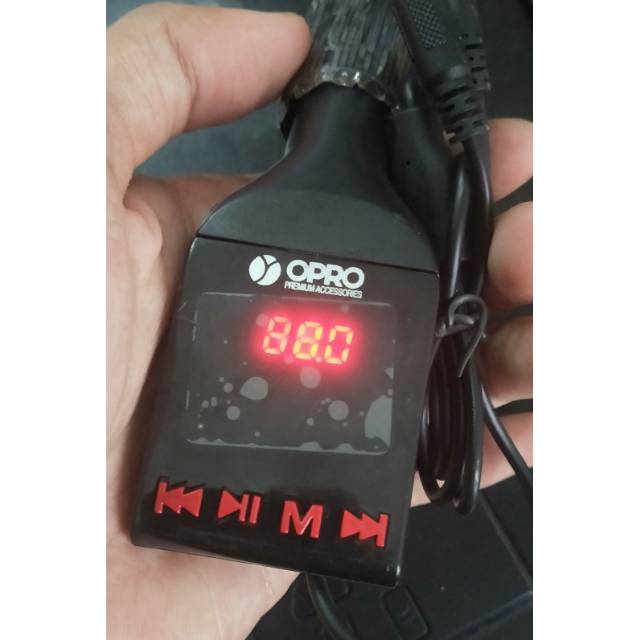 Car mp3 player fm modulator usb port