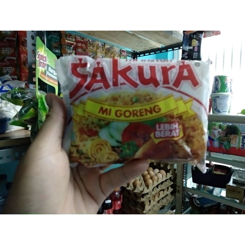 

mie sakura / mie instan / mie sakura goreng