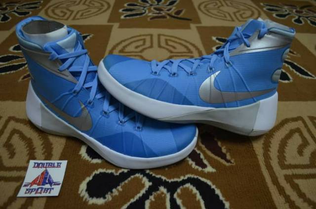 sepatu basket hyperdunk