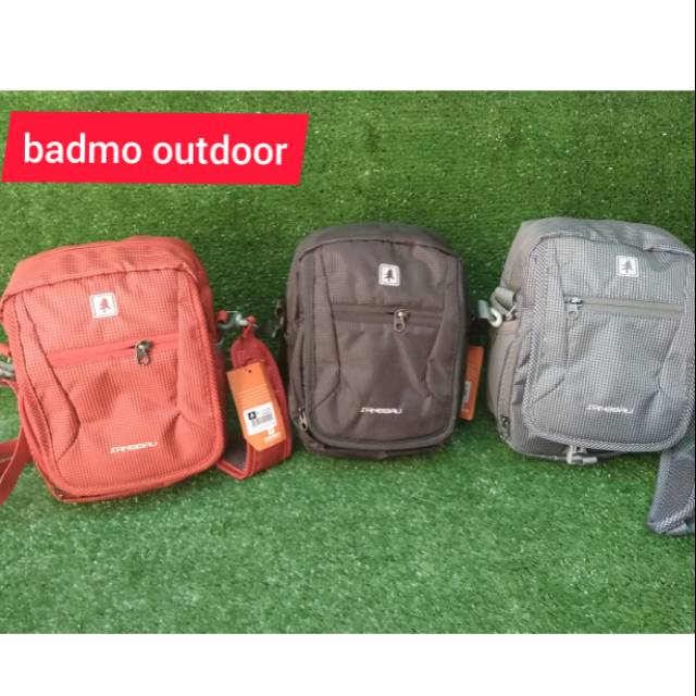 Tas slempang Consina Sanggau