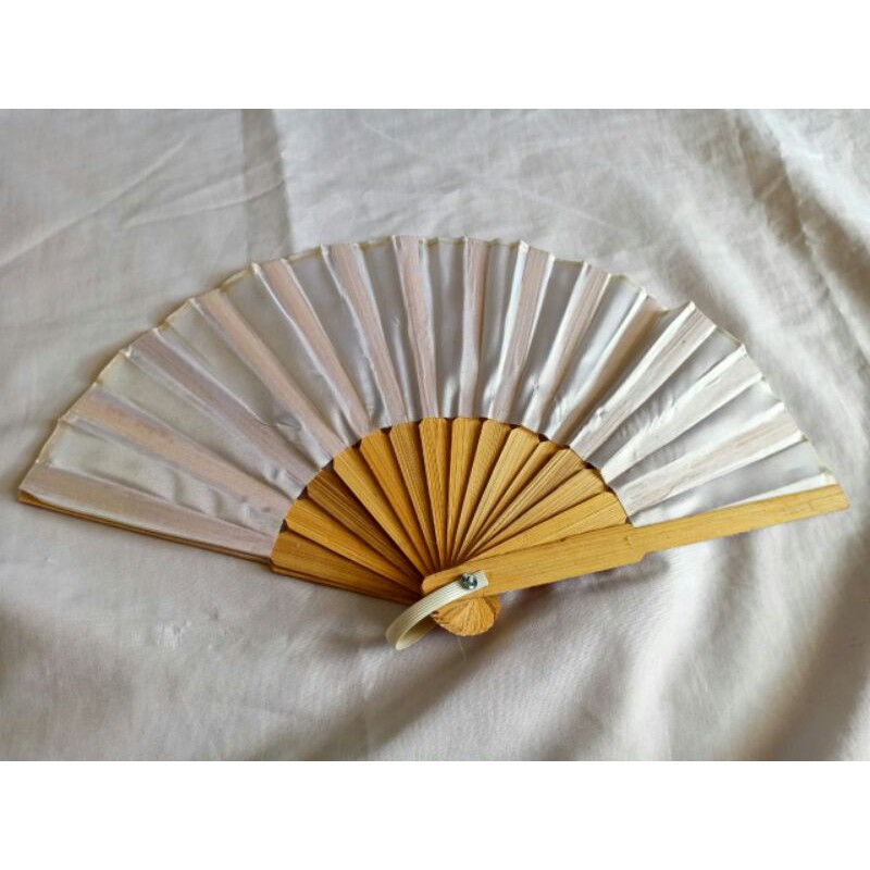

Kipas Lukis Polos Bahan Kain Sateen feles