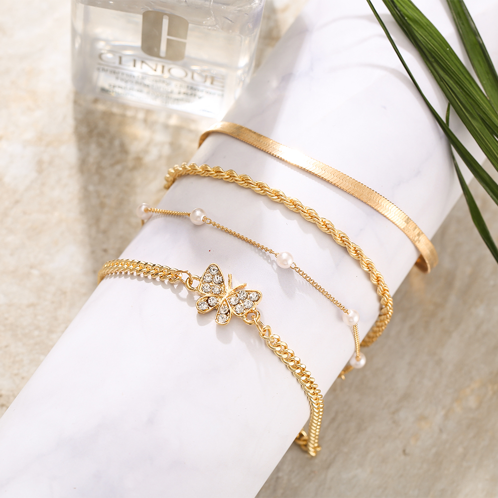 Butterfly Gelang Rantai Emas Multilayer Desain Kupu-Kupu Aksen Berlian Gaya Retro Untuk Wanita