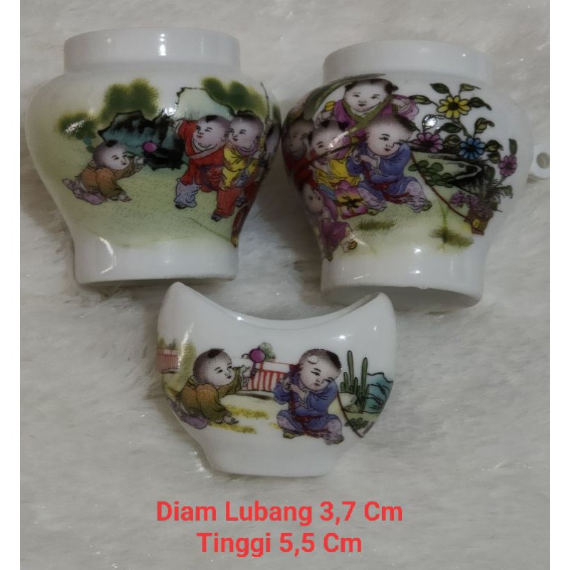 Cepuk Keramik /  Tempat makanan burung