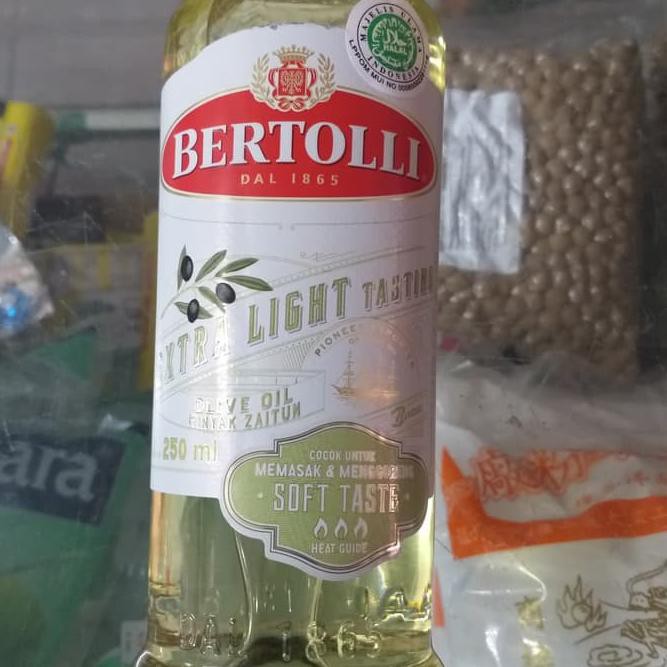 

2.2 BIG SALE FASION BERTOLLI EXTRA LIGHT olive oil 250ml minyak zaitun untuk masak goreng