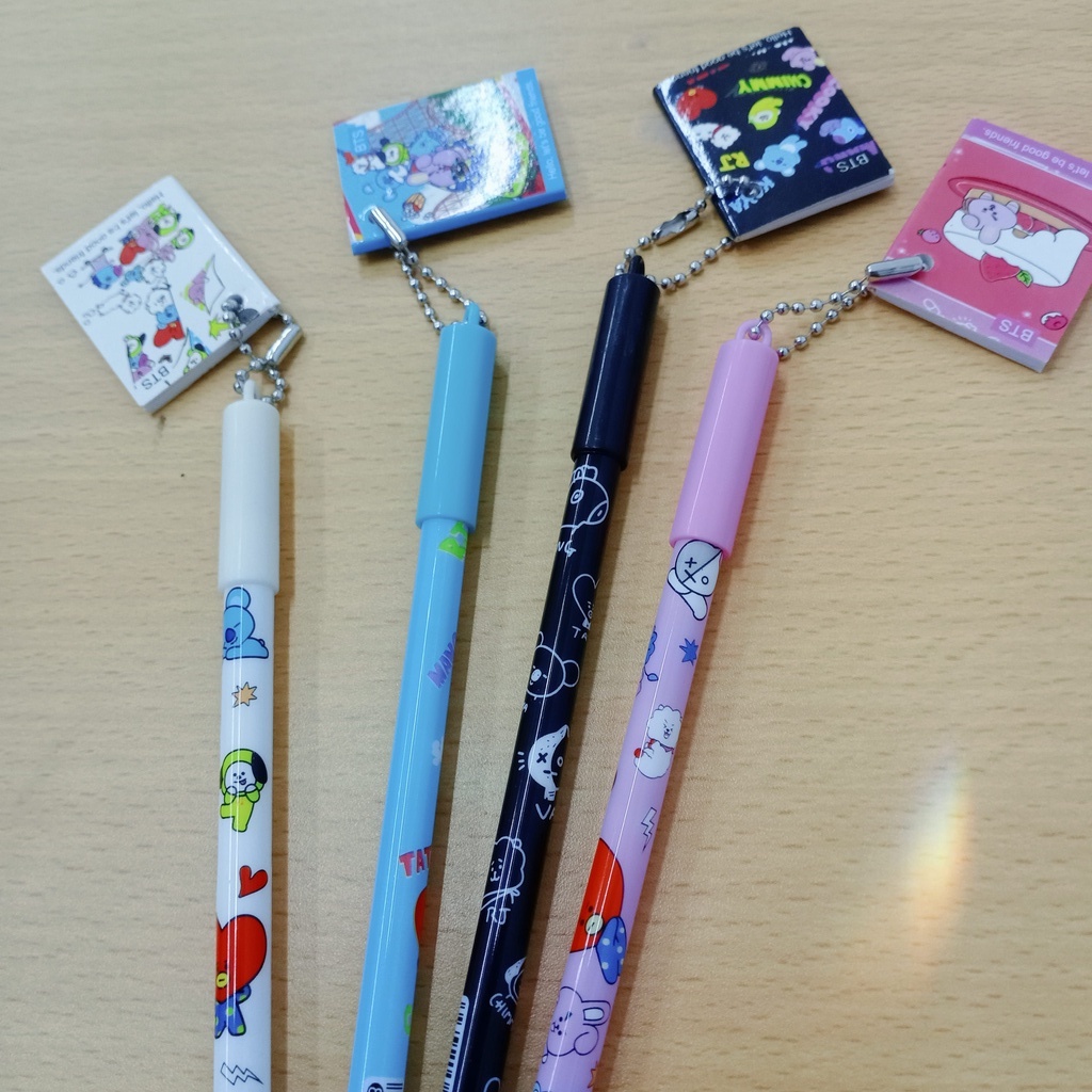 PENA GEL GANTUNGAN KARAKTER BUKU BT BOYBAND KOREA LOVERS LUCU PULPEN ALAT TULIS SEKOLAH
