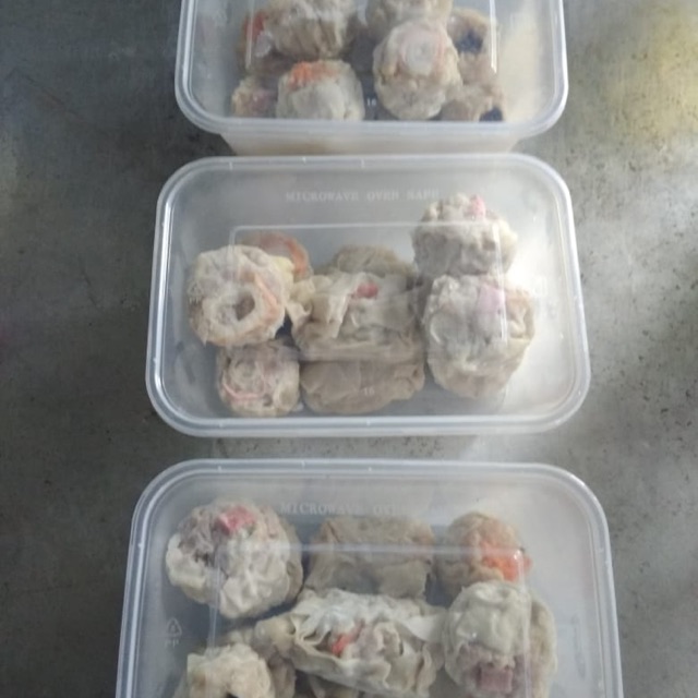 

dimsum ayam frozen by kingdom kitchen halal tanpa pengawet & tanpa MSG