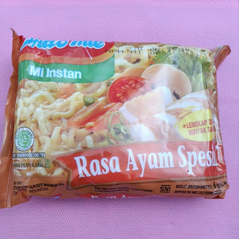 

Indomie ayam spesial