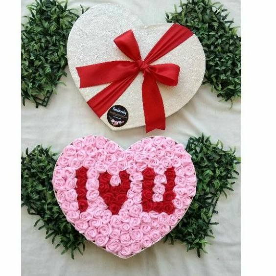 

HADIAH ANNIV FLOWER BOX/ LOVE BOX