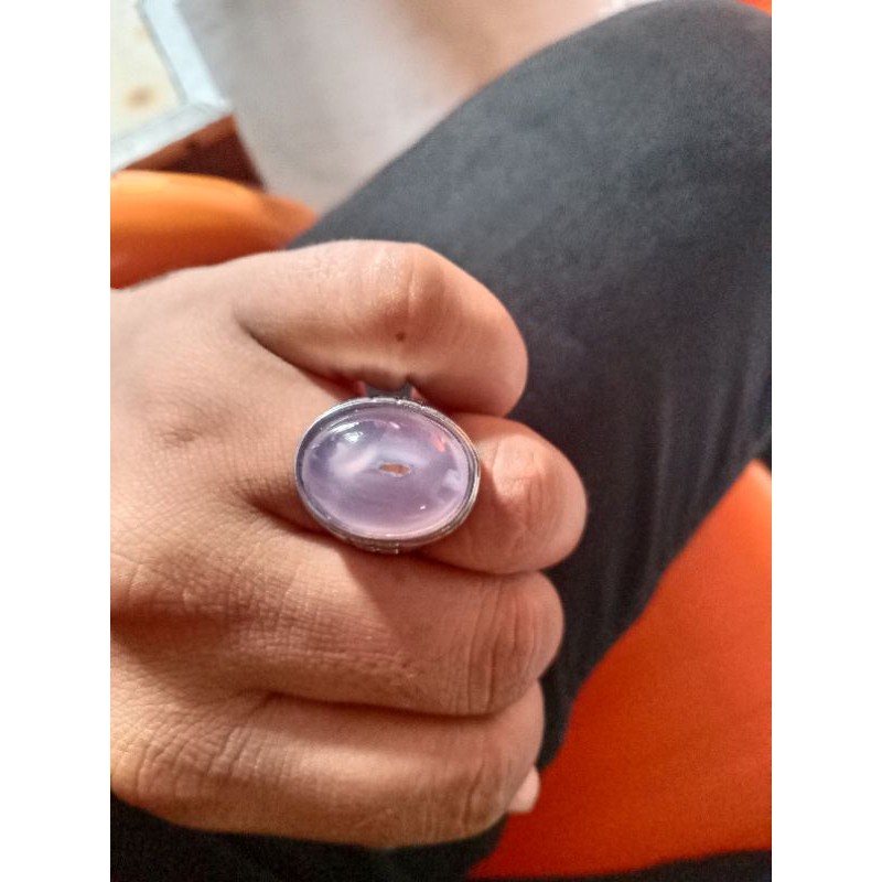 cincin batu combong tembus ungu