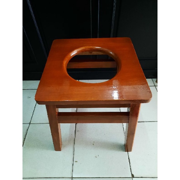 Kursi BAB Bangku Lansia
