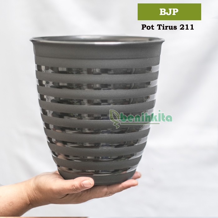 Pot Tanaman-Bunga Tawon Ori Tirus/Pirus 211 Hitam (BJP)