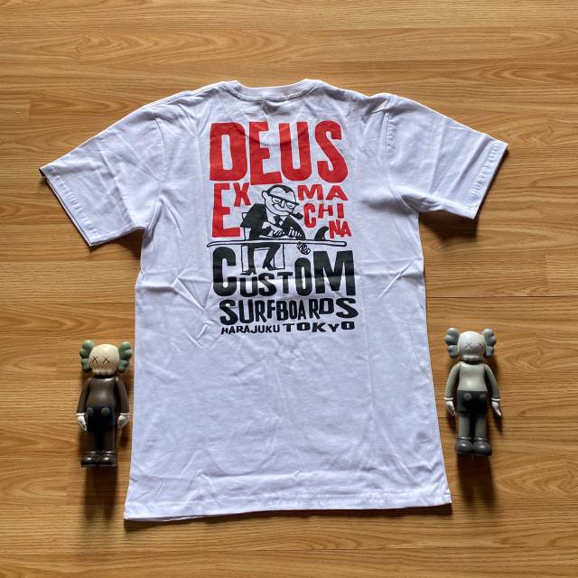 KAOS BAJU DEUS EX MACHINA HARAJUKU TOKYO WHITE