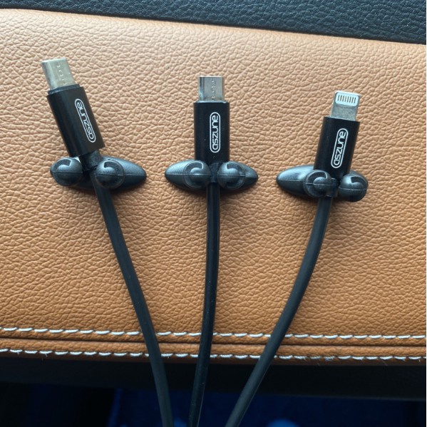 8pcs Klip Penjepit Kabel Charger / Headphone Untuk Interior Mobil