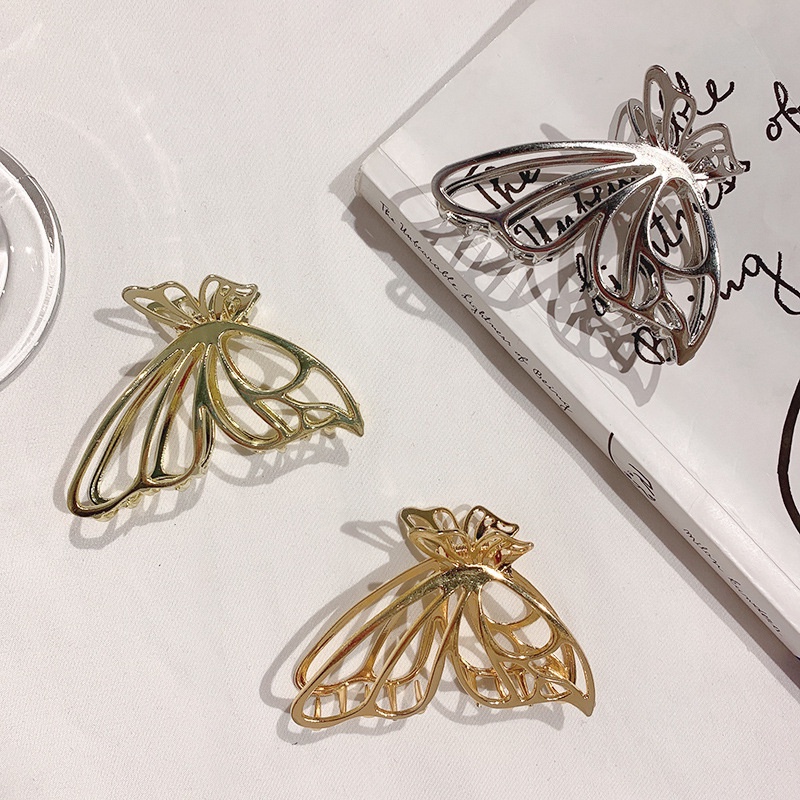 Jepit Rambut Bentuk Kupu-Kupu Tiga Dimensi Bahan Logam Gaya Retro Untuk Wanita