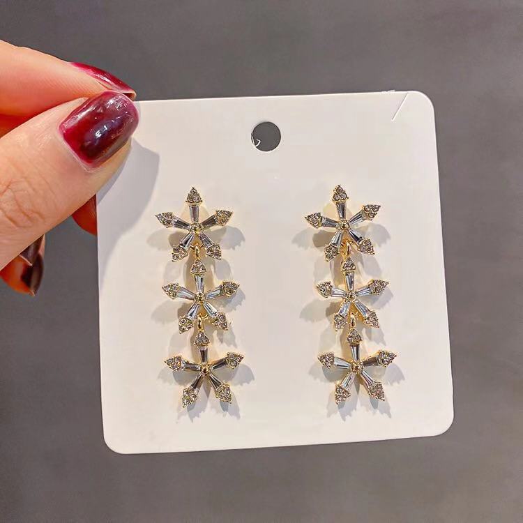 Korea Dongdaemun 925 jarum perak elegan zircon bunga stud earrings personalized anting-anting orname