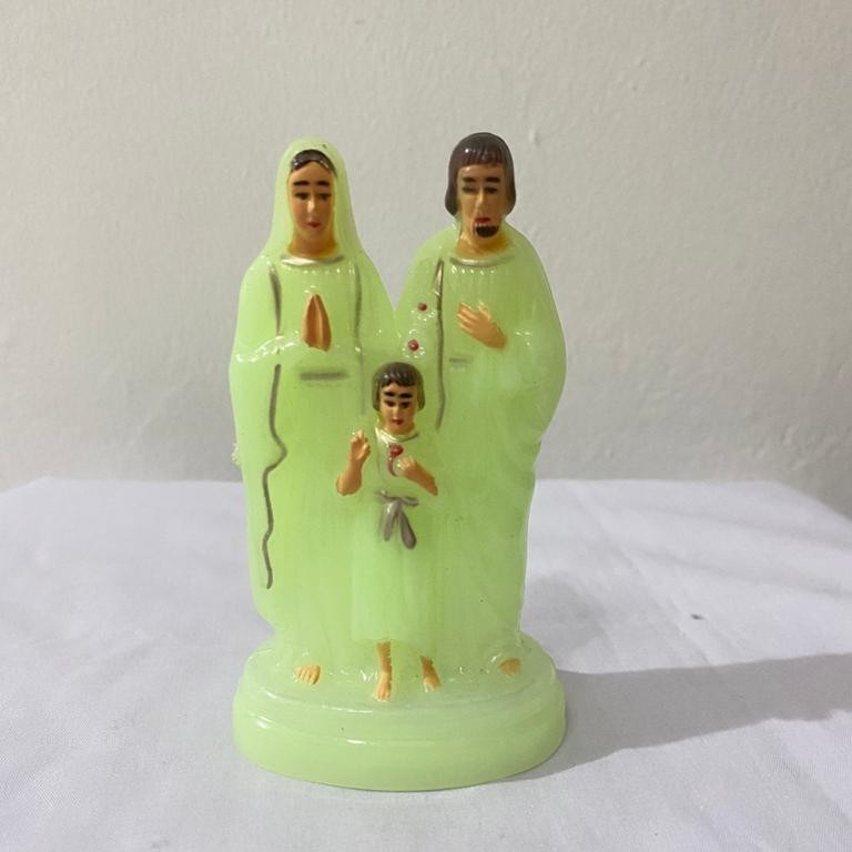 Patung Keluarga Kudus Fosfor