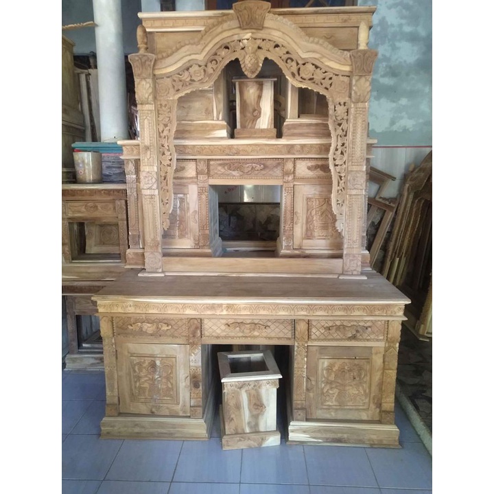 Meja rias kayu jati ukiran gebyok mewah mentahan
