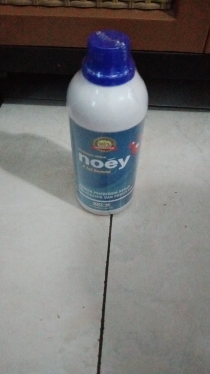 Noey Pembersih Kerak Keramik Porselen Lantai Kloset Toilet Kamar Mandi - 1000ml