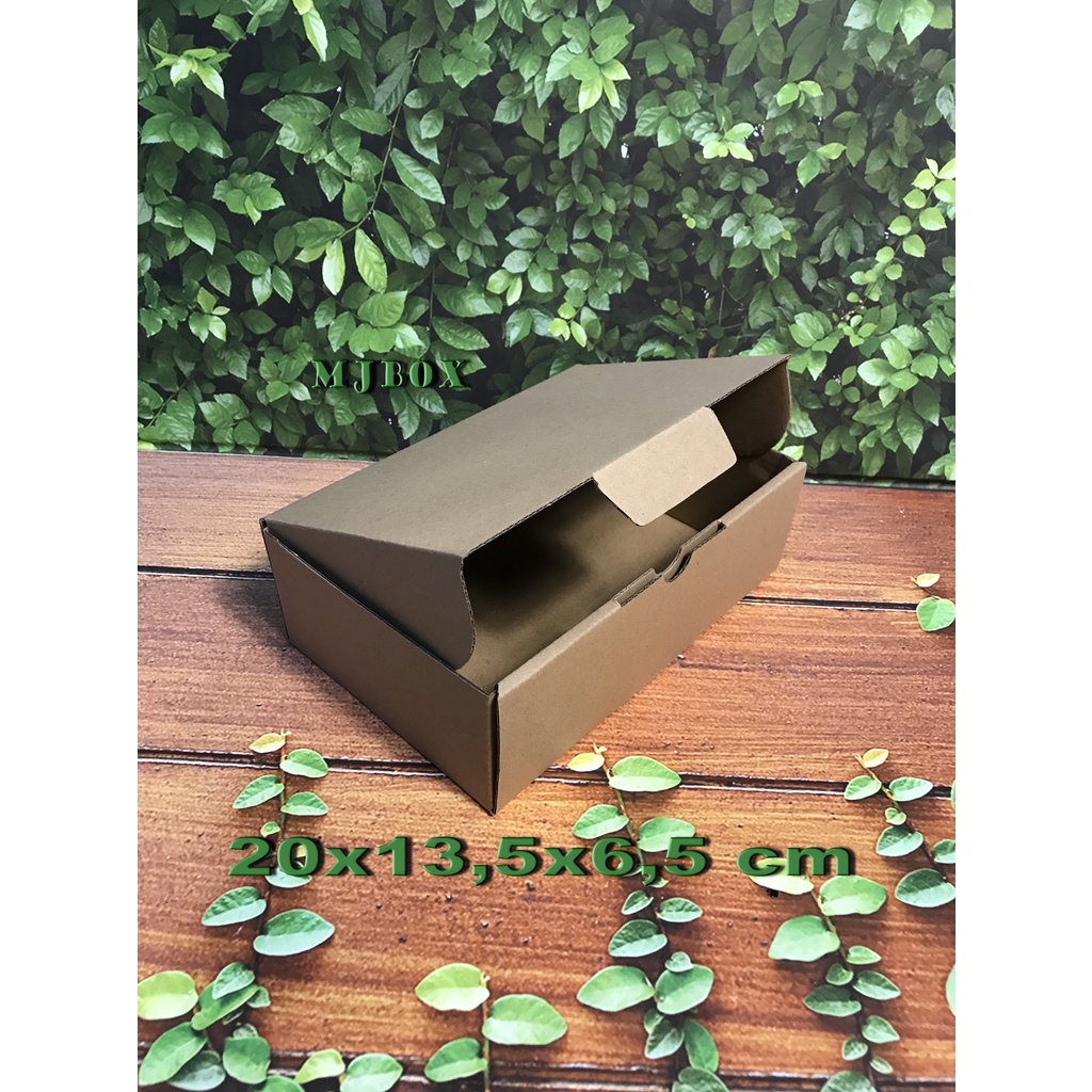 

KARDUS UK. 20x13,5x6,5 CM........DIE CUT KOTAK KARTON UNTUK PACKING SOUVENIR - DLL- MODEL BOX PIZZA