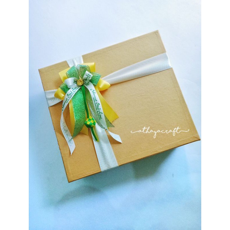 

Box hampers/ Box kado/ Kotak kado/ kotak vintage/ Kotak hampers lebaran/ Kotak lebaran