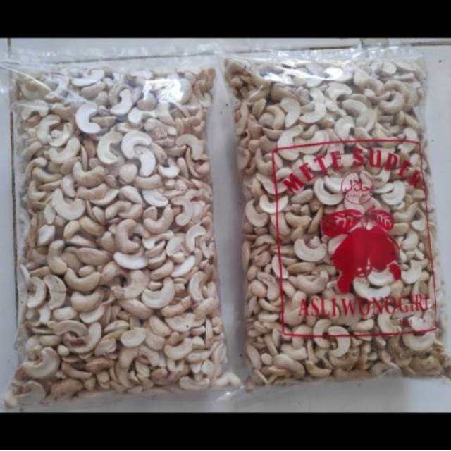 

Kacang mente matang belah dua 1/2 kg