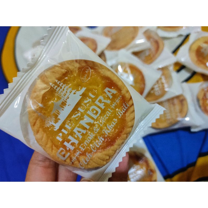 

Cemilan dan Buah Tangan Pie Susu Oleh Oleh khas Bali (isi 10pcs) Readyyyy