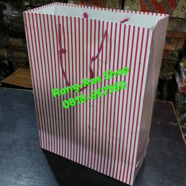 

Paperbag motif Garis Pink Folio Duplex Laminating doff